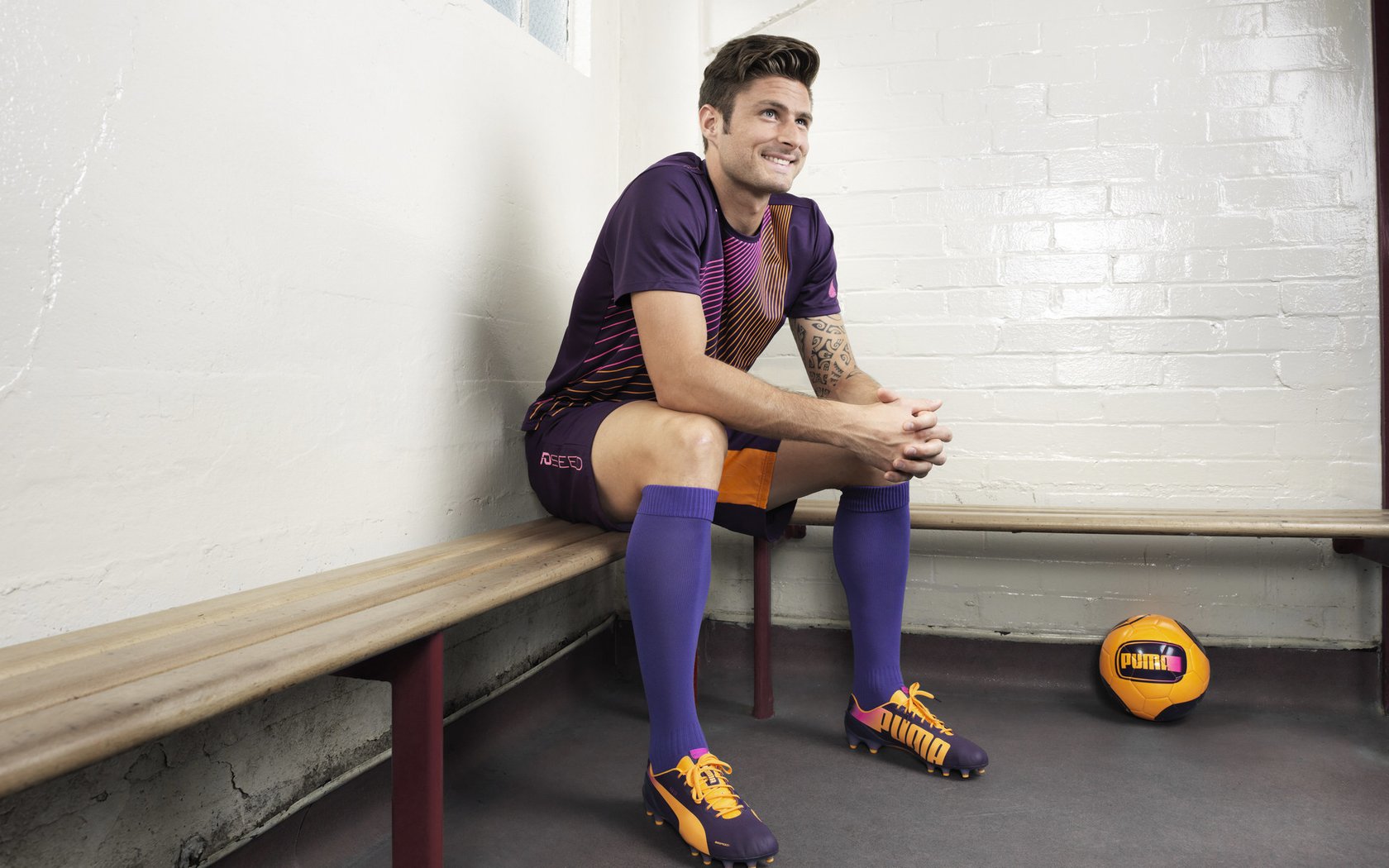 欧冠名额激烈争夺，积分榜上的生死瞬间，欧冠目前积分排名