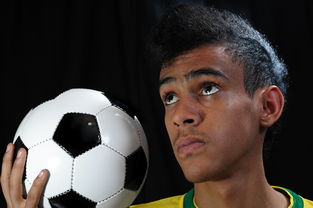 九游游戏-国家队加强控球能力训练提升中场调度效率，提高控球能力的十大措施