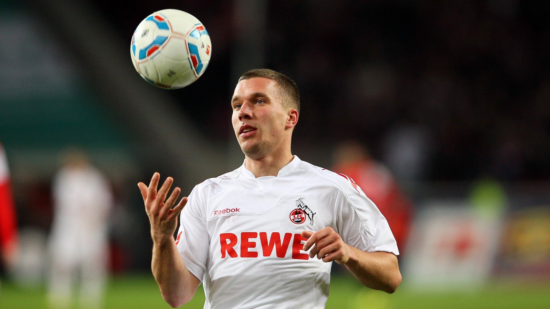 法国橄榄球赛事逐渐成为全球橄榄球市场的重要组成部分,法国橄榄球队